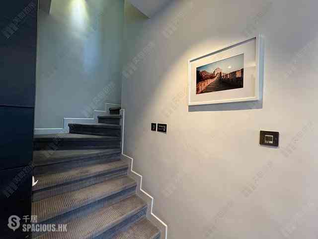 Wan Chai - The Avenue 12