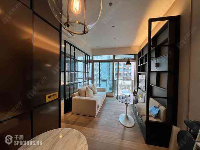 Wan Chai - The Avenue 15