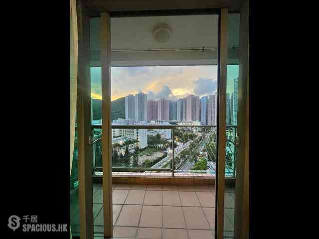 Tseung Kwan O - The Grandiose Block 1 02