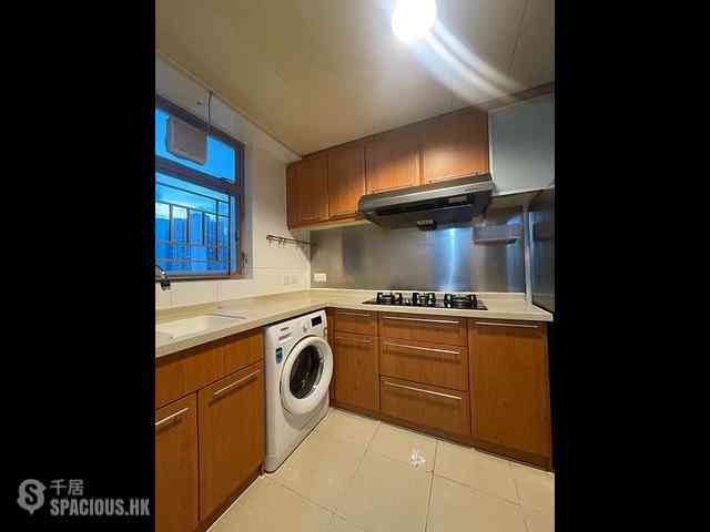 Tseung Kwan O - The Grandiose Block 1 08