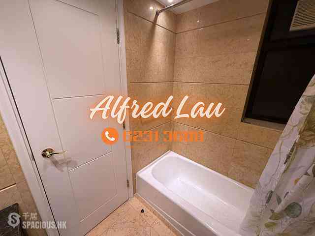 West Kowloon - The Arch Moon Tower (Block 2A) 10