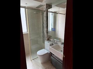 Wan Chai - The Avenue Phase 2 Block 2 03