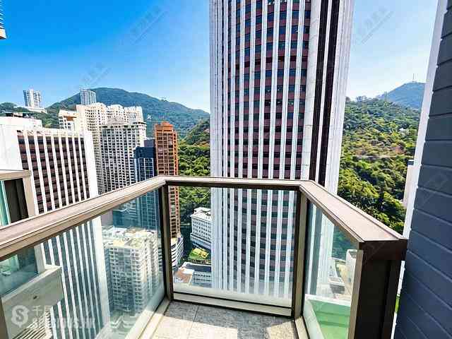Wan Chai - The Avenue Phase 2 Block 2 01