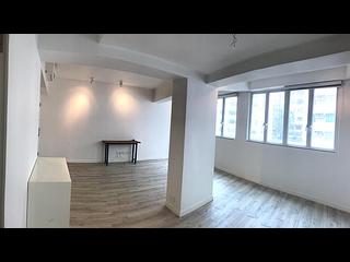 Sai Ying Pun - Sun Luen Building 02