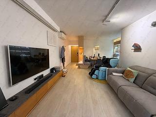 Pok Fu Lam - Baguio Villa Block 25 03