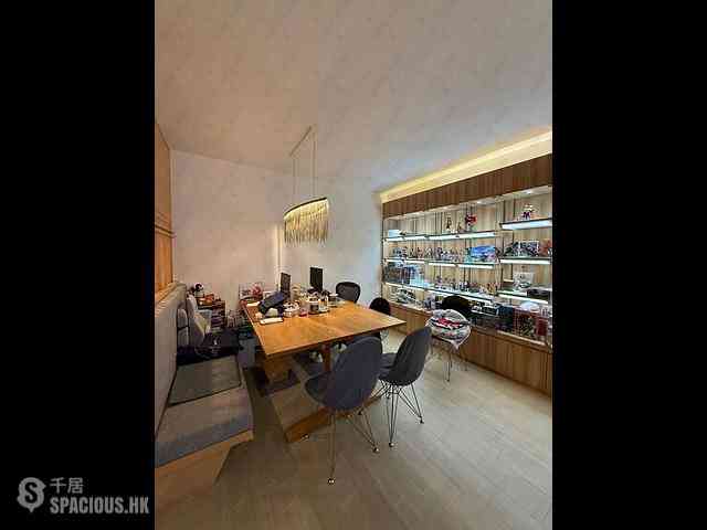 Pok Fu Lam - Baguio Villa Block 25 04