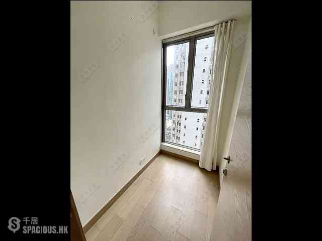 Sai Ying Pun - Island Crest Block 2 08