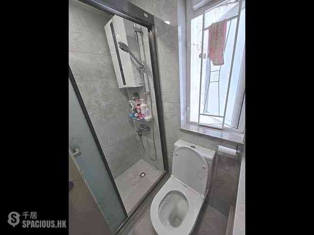 Quarry Bay - Nan Fung Sun Chuen Block 4 03