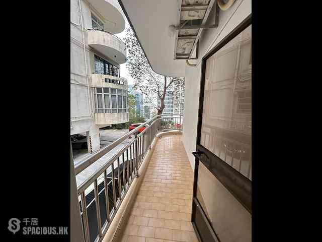 Mid Levels Central - Pak Fai Mansion 02