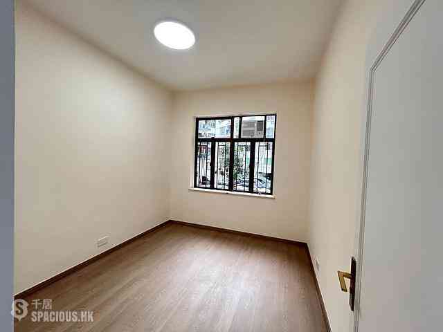 Mid Levels Central - Pak Fai Mansion 04