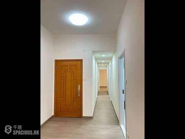 Mid Levels Central - Pak Fai Mansion 10