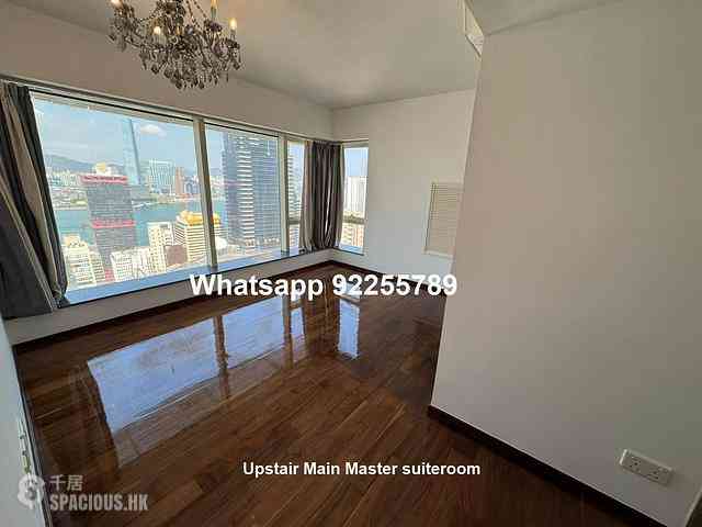 Soho - Centrestage 24