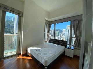 Wan Chai - The Avenue Phase 2 06