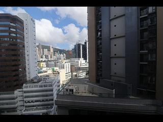 Wan Chai - Man On House Block B 04