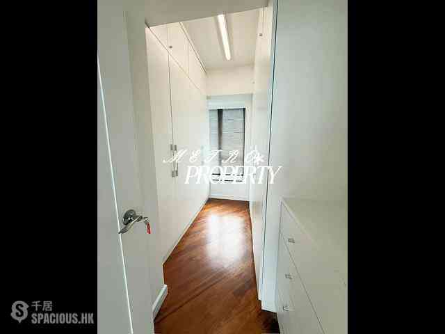 Mid Levels Central - The Harbourview 06