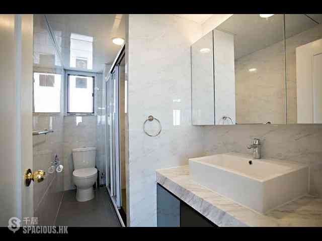 Chung Hom Kok - Coral Villas 05