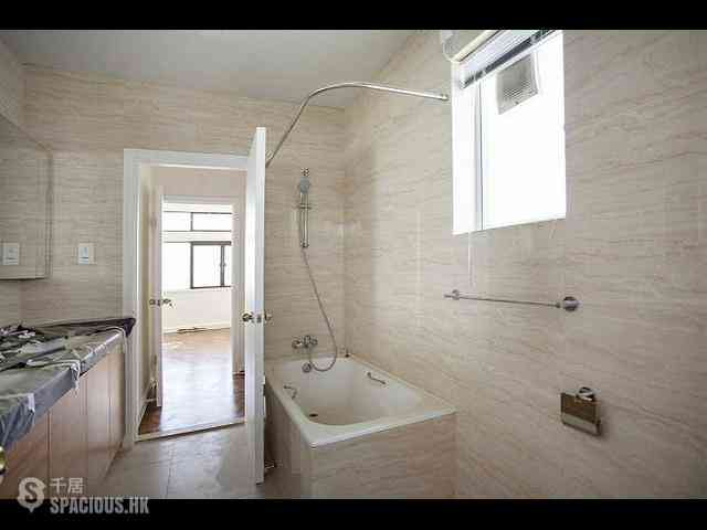 Chung Hom Kok - Coral Villas 17