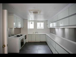 Chung Hom Kok - Coral Villas 09