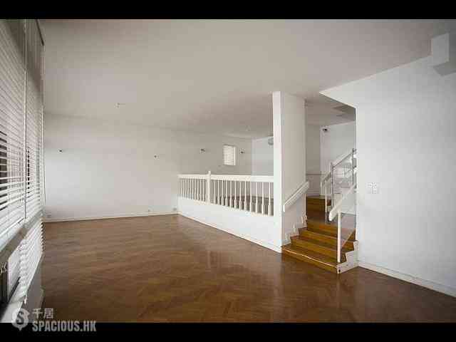 Chung Hom Kok - Coral Villas 10