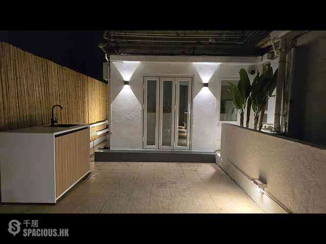 Quarry Bay - Tak Fat Building 01