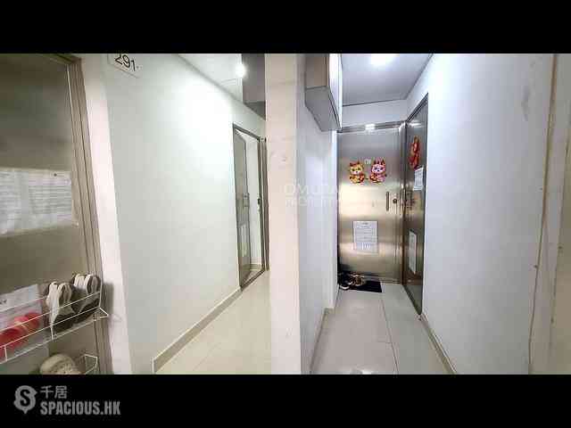 Sai Ying Pun - 291-293, Queen's Road West 18