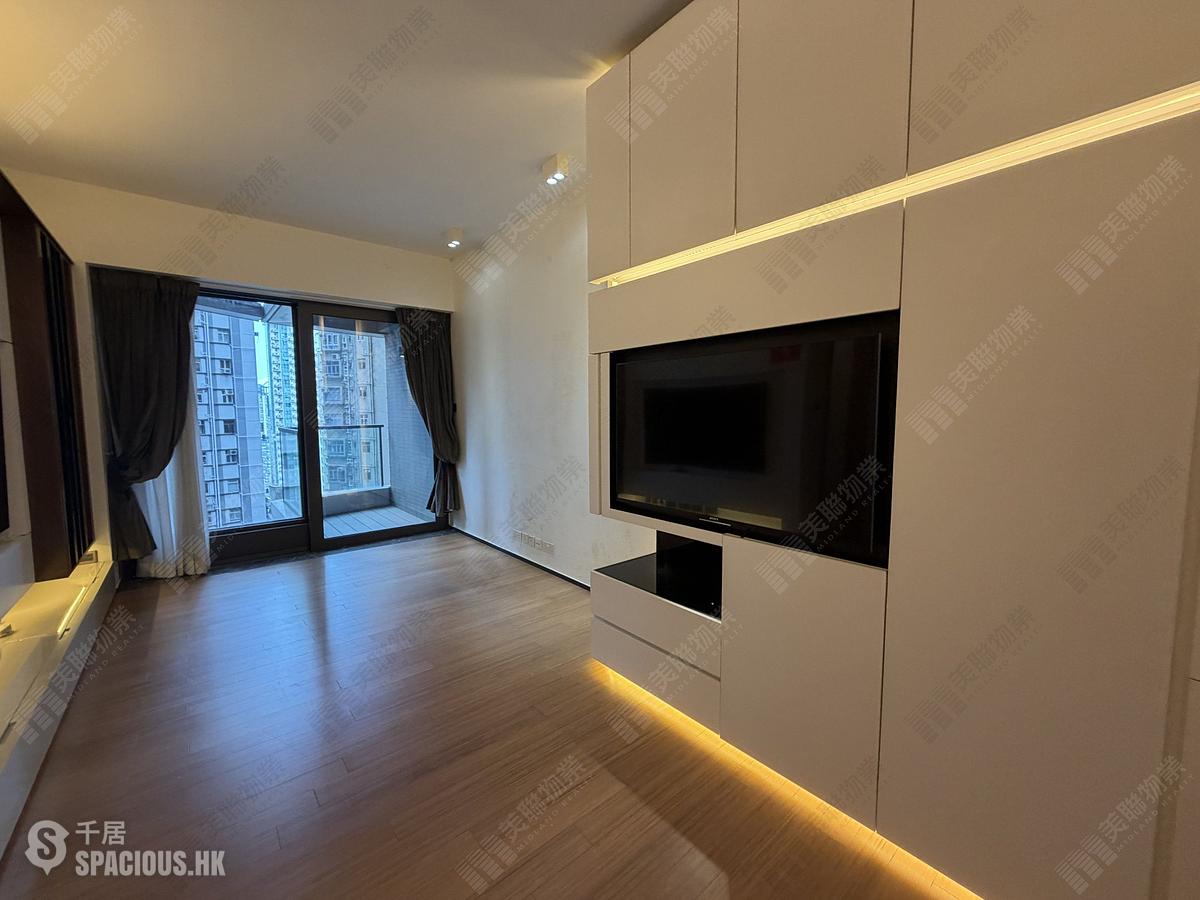 Mid Levels Central - Arezzo 01