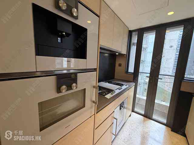Mid Levels Central - Arezzo 10