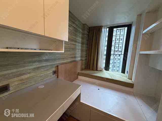 Mid Levels Central - Arezzo 11