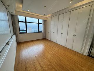Mid Levels West - Parkway Court 12