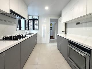 Mid Levels Central - The Grand Panorama 19