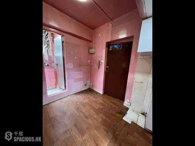 Yau Ma Tei - Tak Cheong Building 04