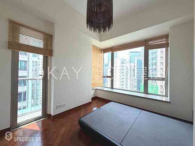 Wan Chai - The Avenue Phase 2 03
