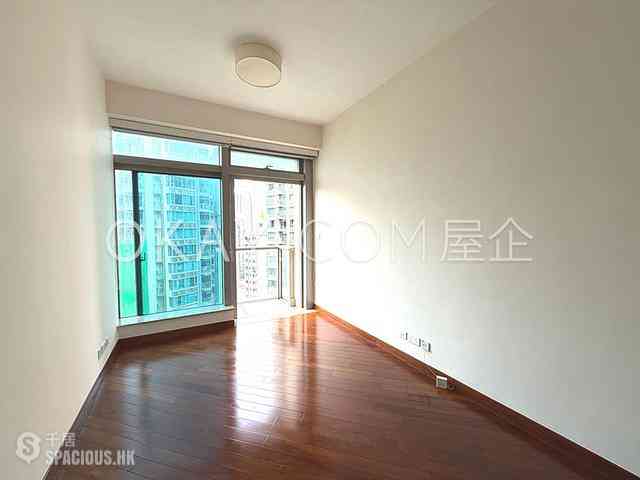 Wan Chai - The Avenue Phase 2 04