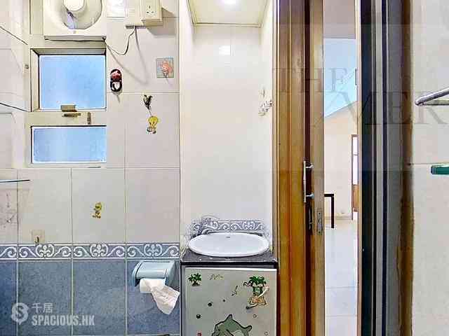 Wan Chai - Sun Tao Building 08