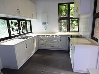 Stubbs Road - Taipan Court 02