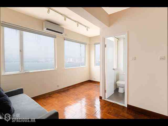 Sai Ying Pun - Cheung Ling Mansion 01