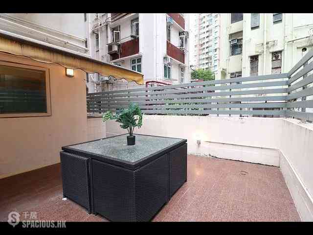 Wan Chai - Yen May Building 01