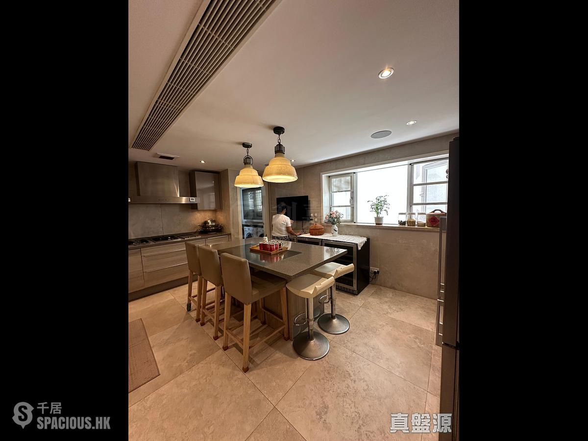 山頂 - Guildford Court 01