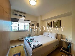 Tai Hang - Swiss Towers 06
