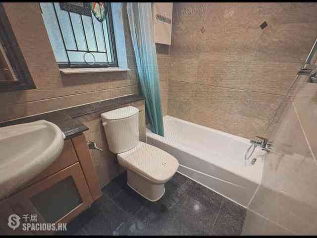 Shek Tong Tsui - The Belcher's Phase 2 Block 8 03