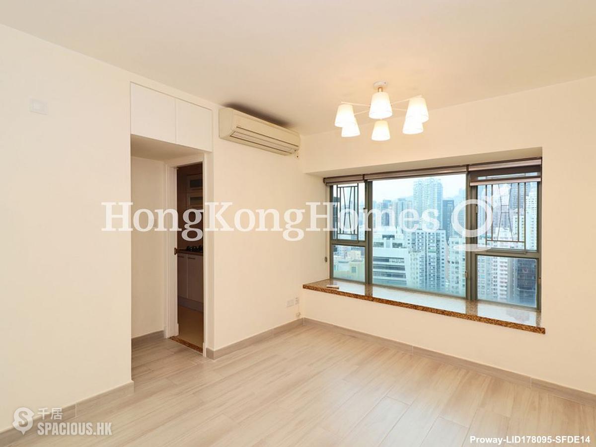 Sheung Wan - Queen's Terrace 01