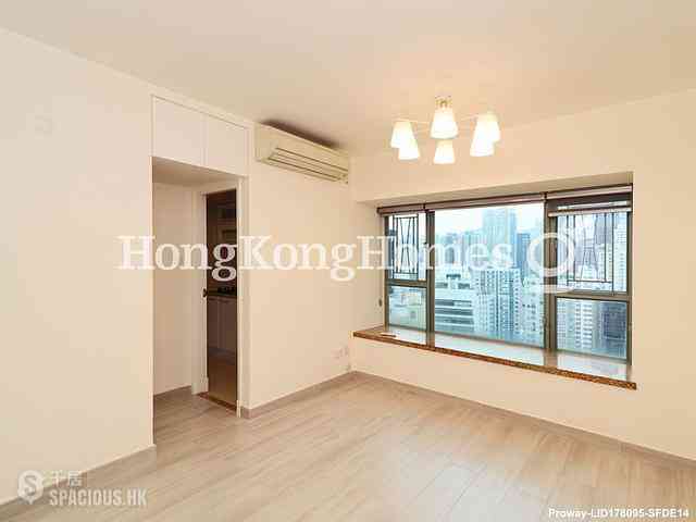 Sheung Wan - Queen's Terrace 01