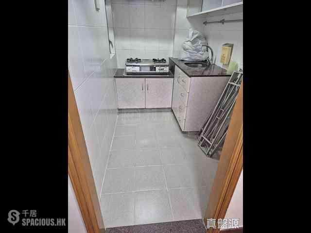 Sai Ying Pun - Yuk Ming Towers 04
