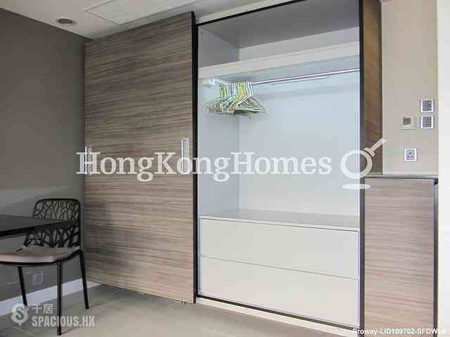 Wan Chai - Convention Plaza Apartments 07
