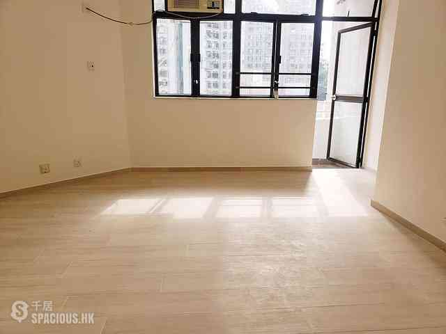 Tai Hang - Dragon Centre Block 2 01