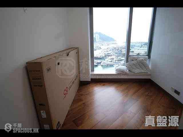 Ap Lei Chau - Marina South 08