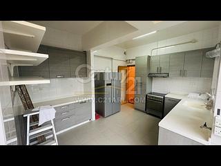 The Peak - Vivian Court 15