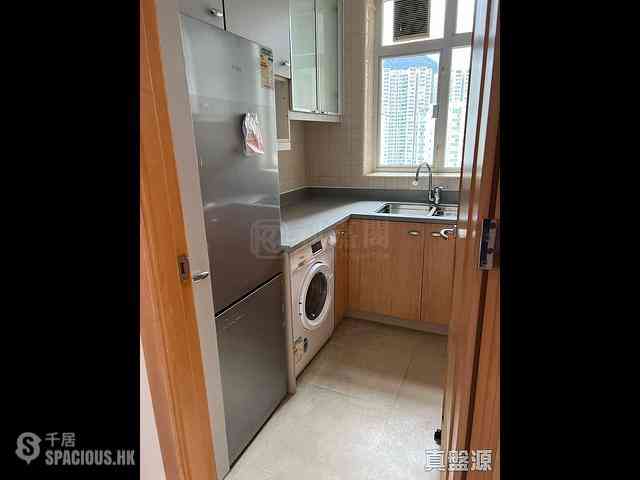 Quarry Bay - The Orchards Block 2 02