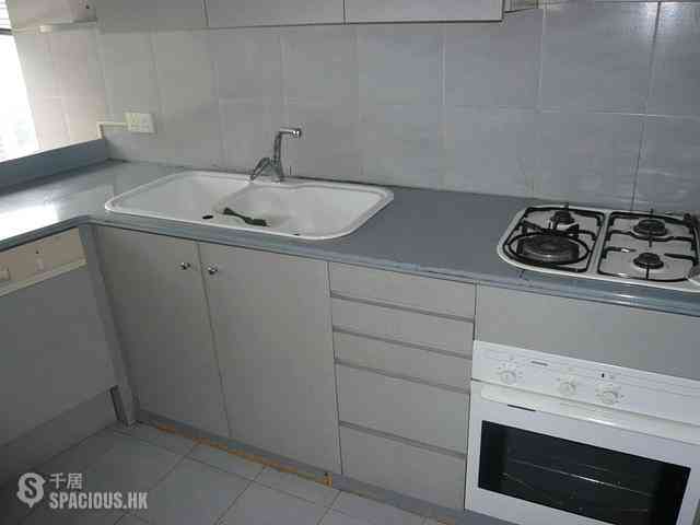 Mid Levels Central - Birchwood Place 04
