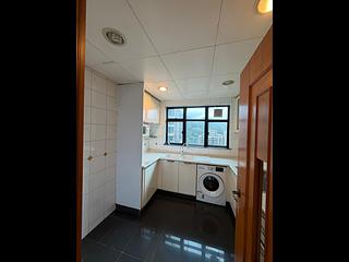 Fortress Hill - Le Sommet 27
